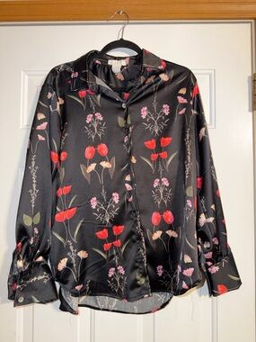 L.I.F.E. Floral Satin Button-Up Shirt - Black with Red Tulips & Pink Flowers